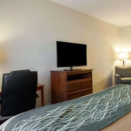 Comfort Inn & Suites Harrisonville Екстериор снимка