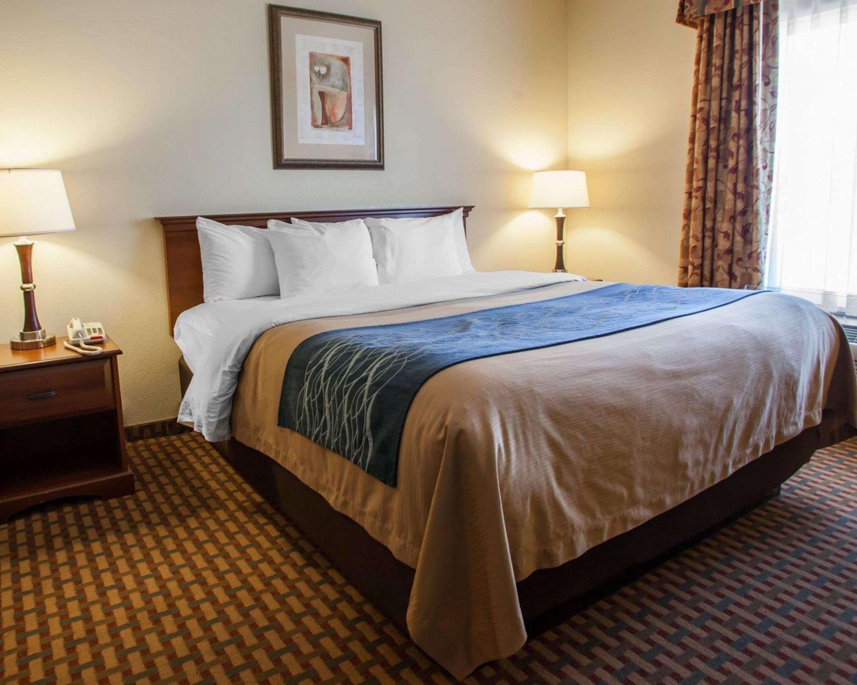 Comfort Inn & Suites Harrisonville Екстериор снимка