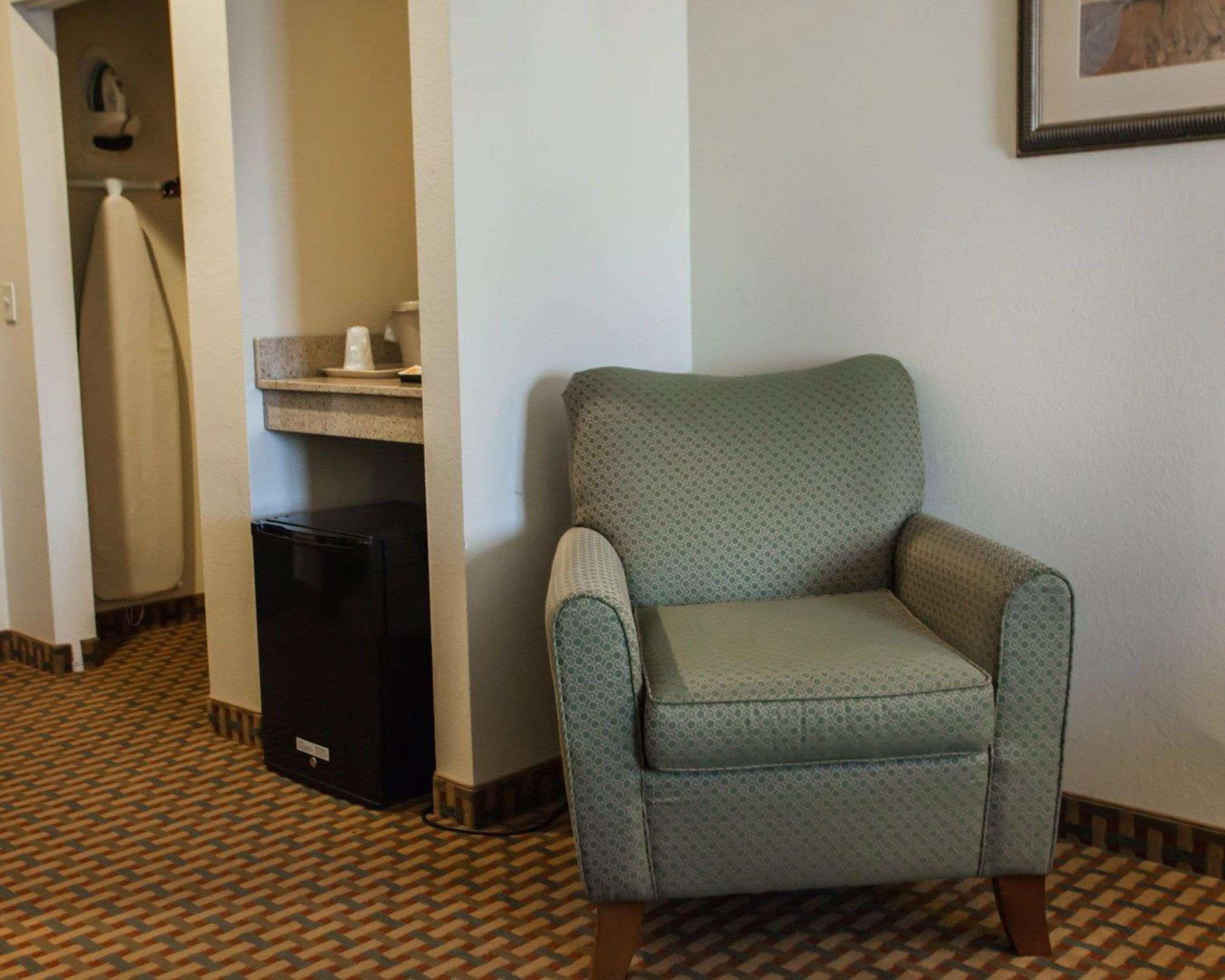 Comfort Inn & Suites Harrisonville Екстериор снимка