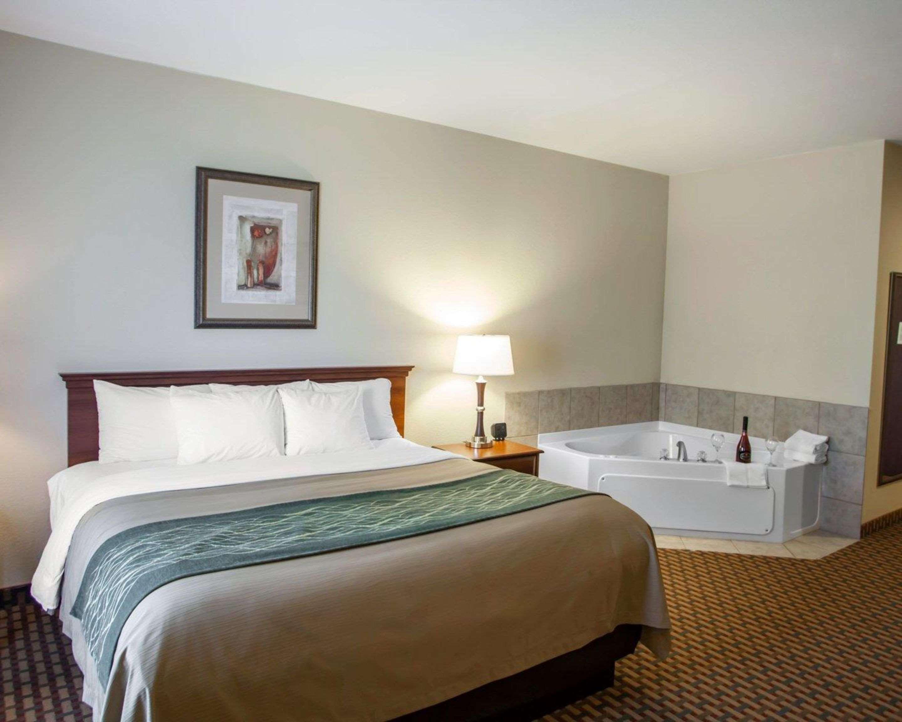 Comfort Inn & Suites Harrisonville Екстериор снимка