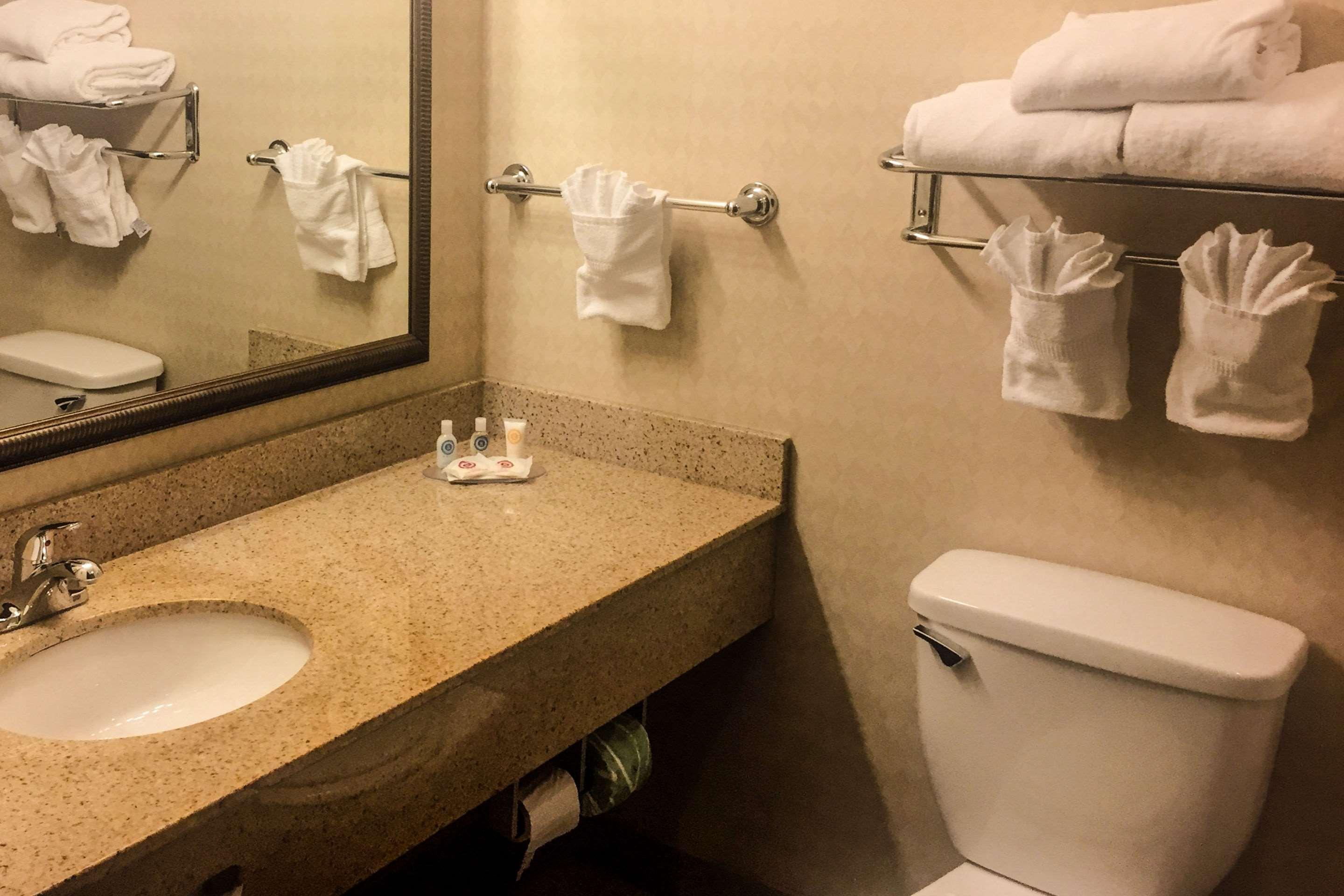 Comfort Inn & Suites Harrisonville Екстериор снимка