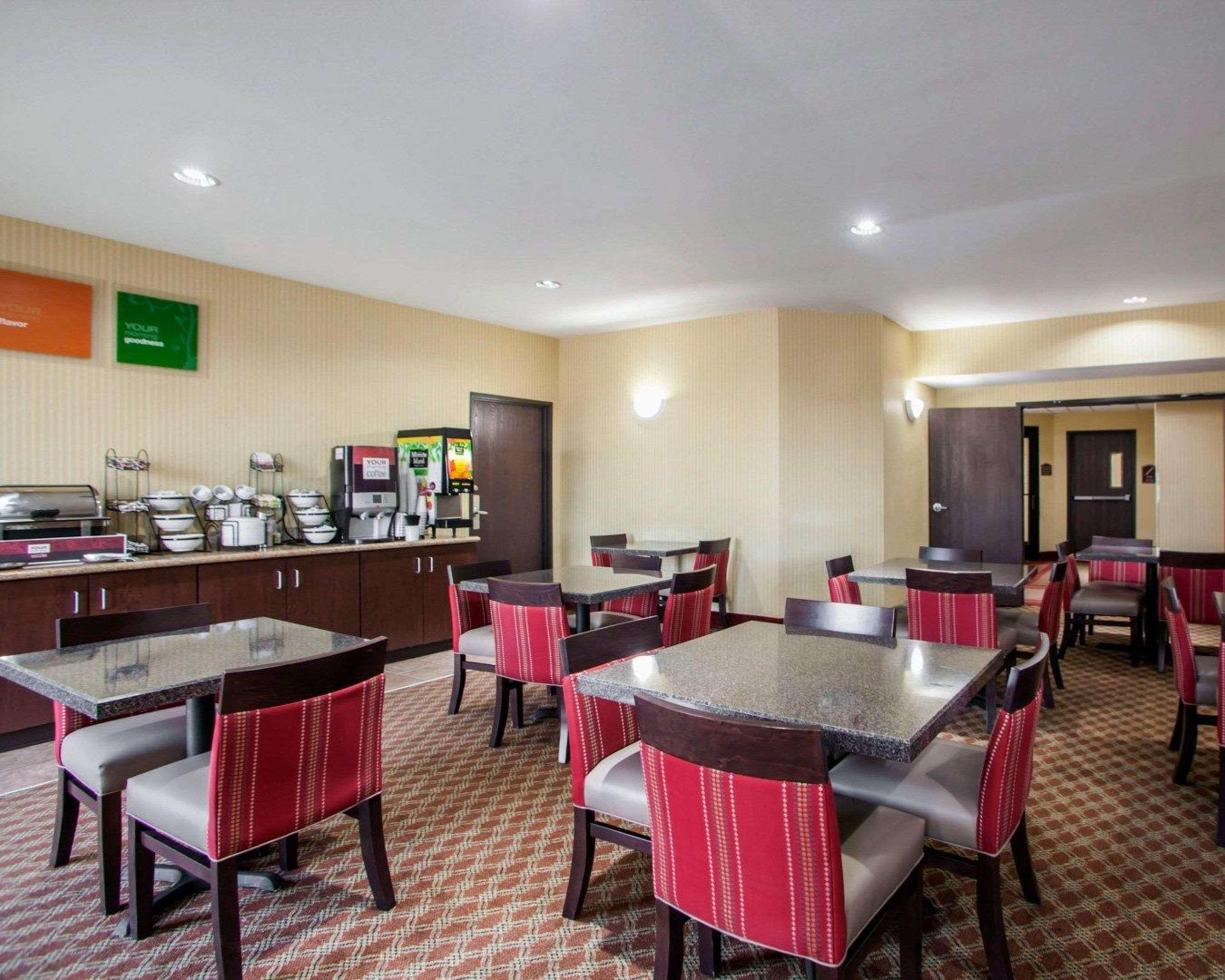 Comfort Inn & Suites Harrisonville Екстериор снимка