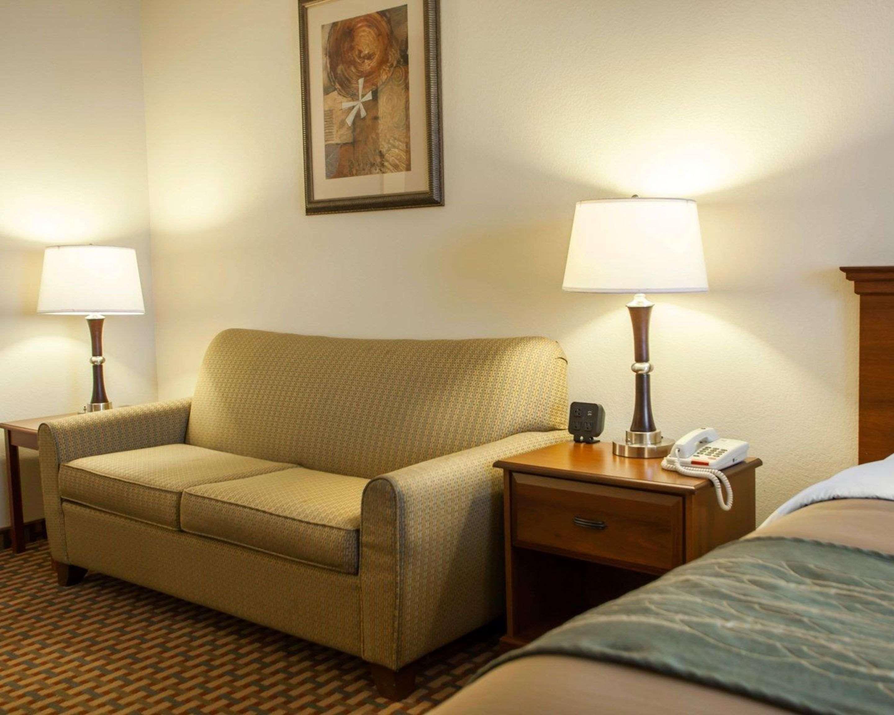 Comfort Inn & Suites Harrisonville Екстериор снимка