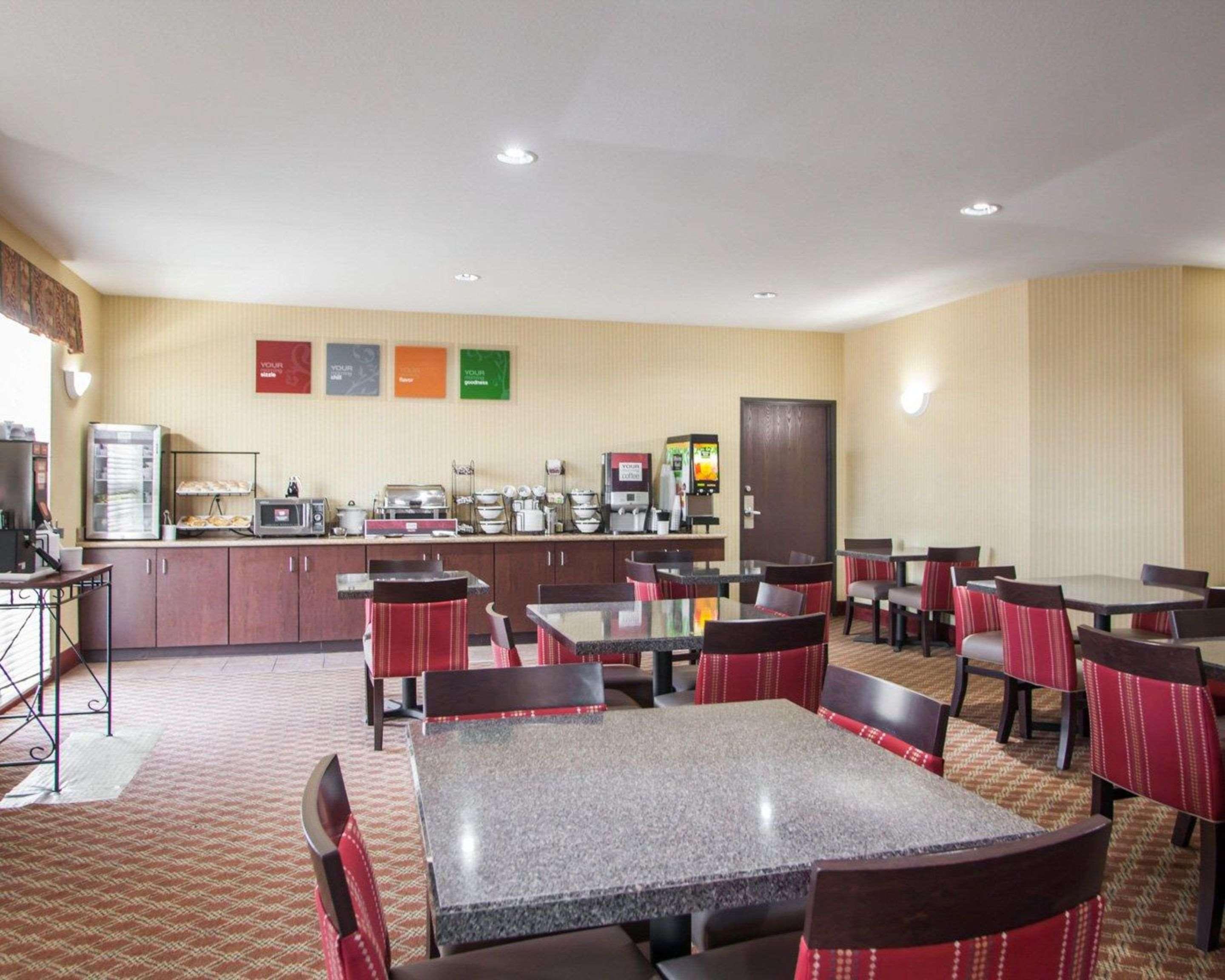 Comfort Inn & Suites Harrisonville Екстериор снимка