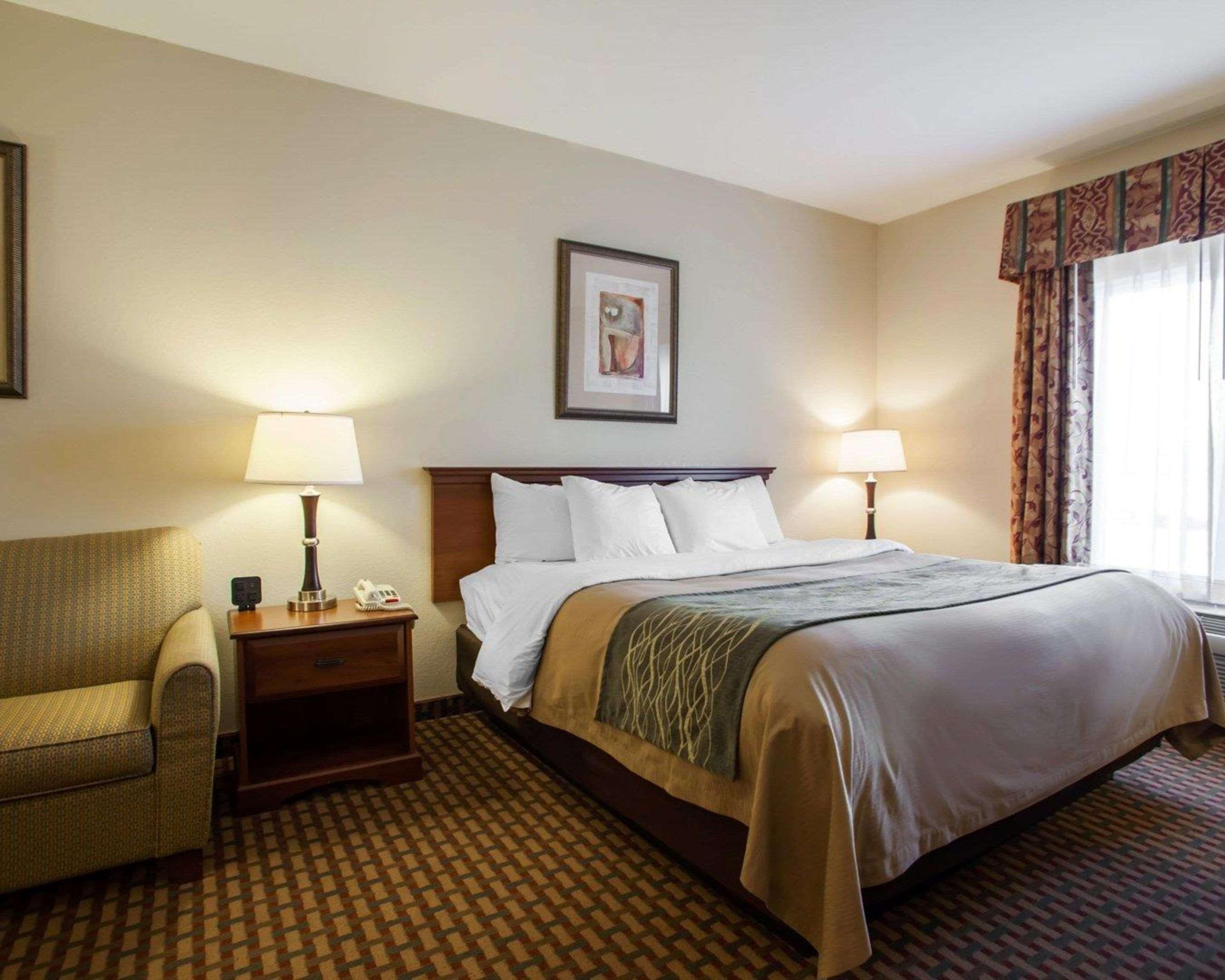 Comfort Inn & Suites Harrisonville Екстериор снимка