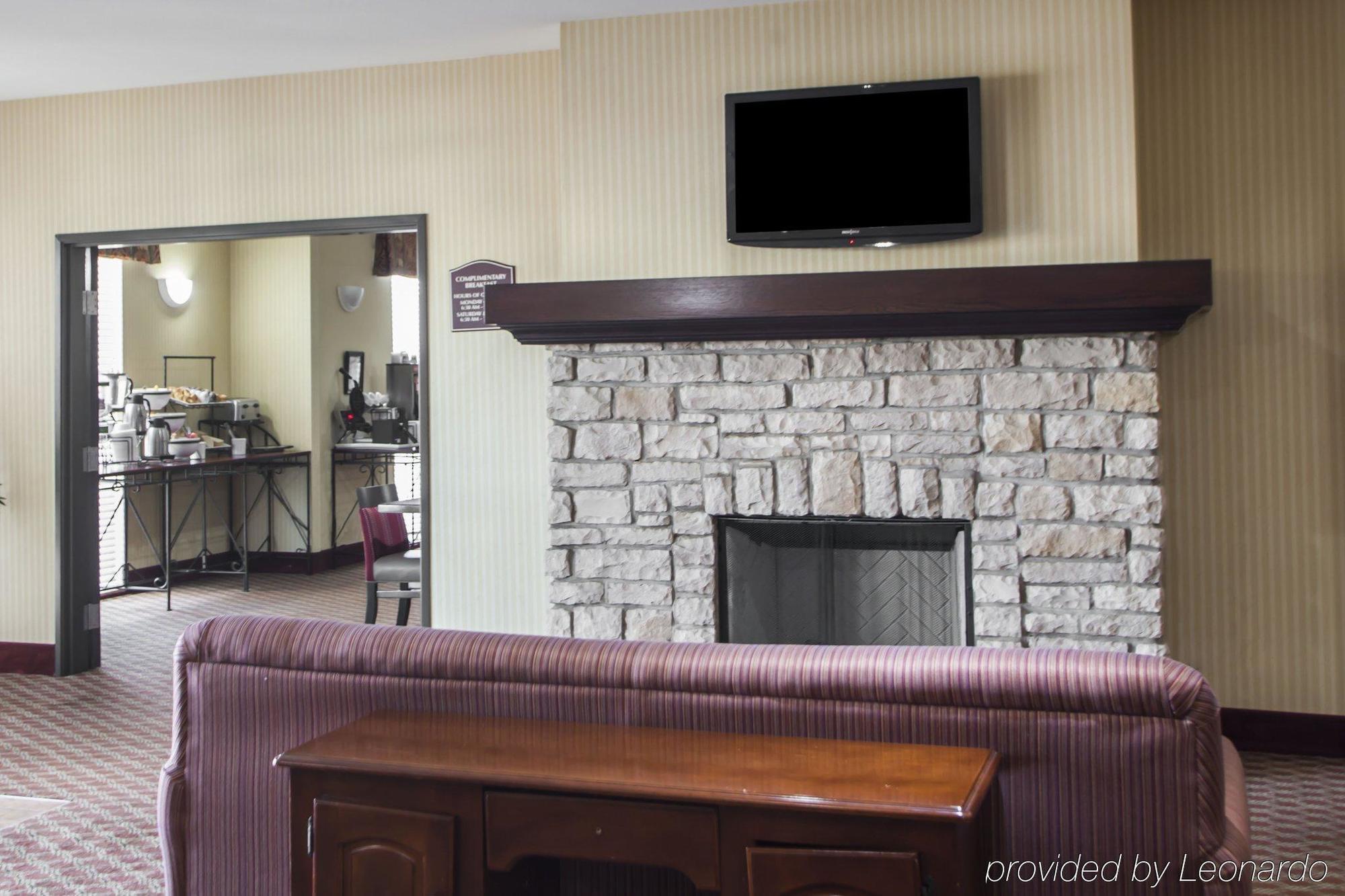 Comfort Inn & Suites Harrisonville Екстериор снимка