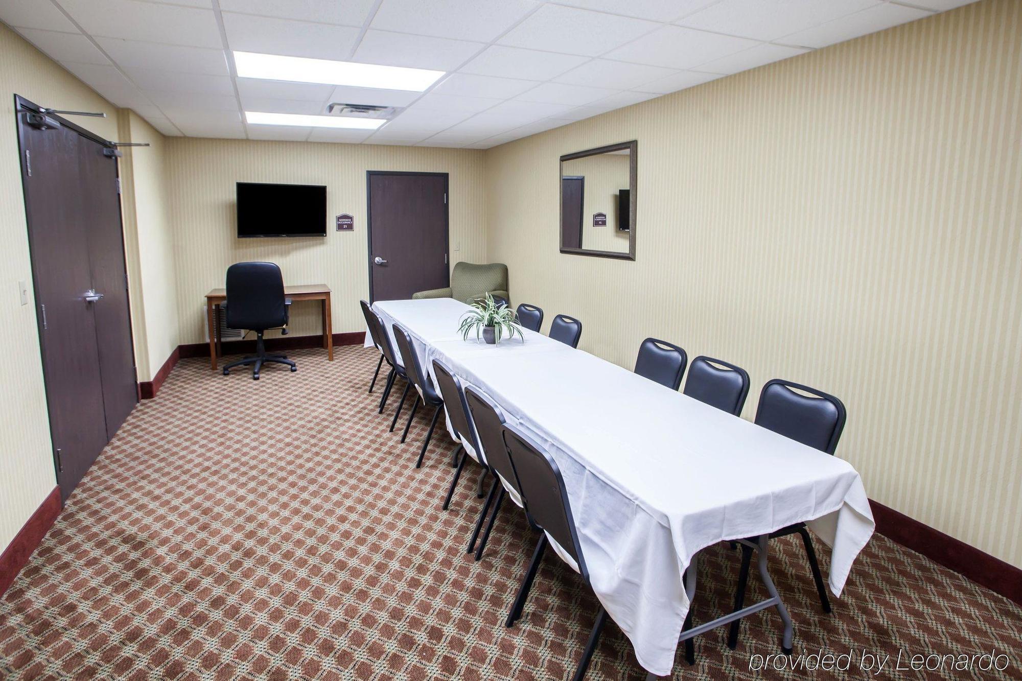 Comfort Inn & Suites Harrisonville Екстериор снимка