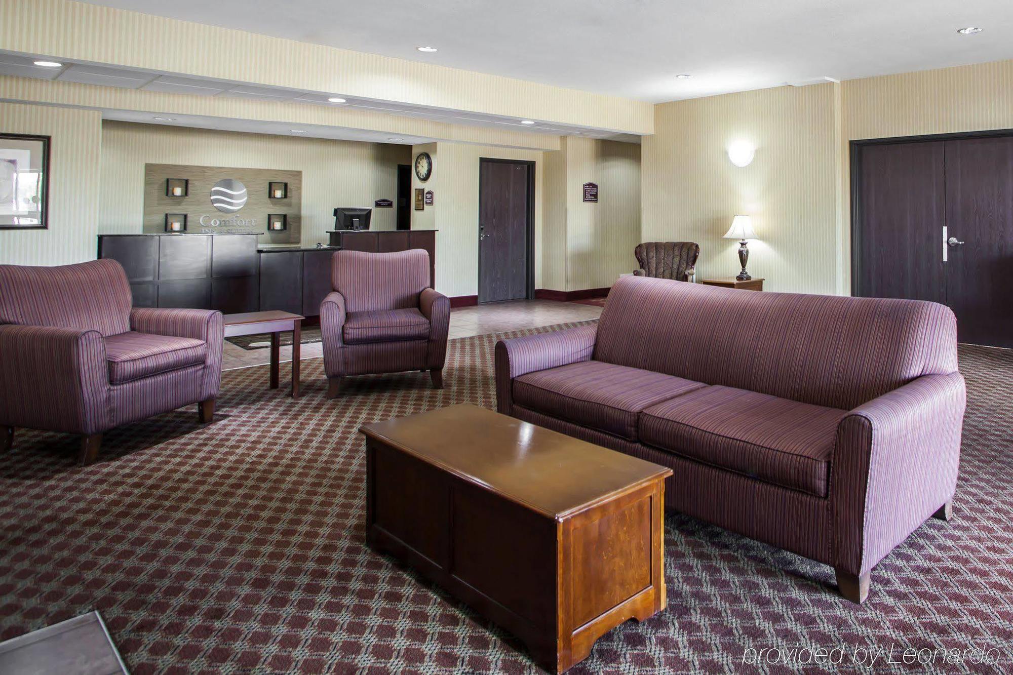 Comfort Inn & Suites Harrisonville Екстериор снимка
