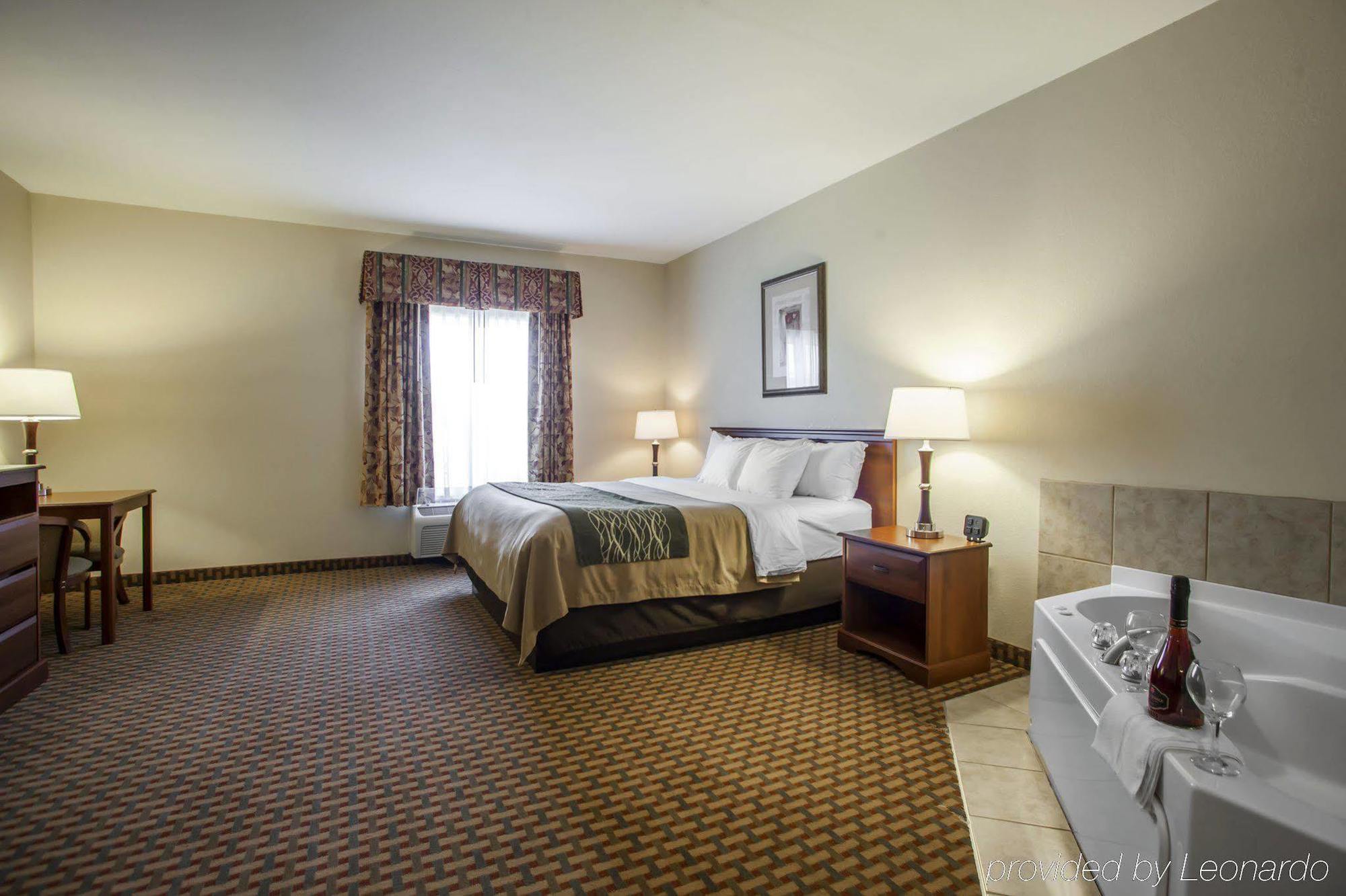 Comfort Inn & Suites Harrisonville Екстериор снимка