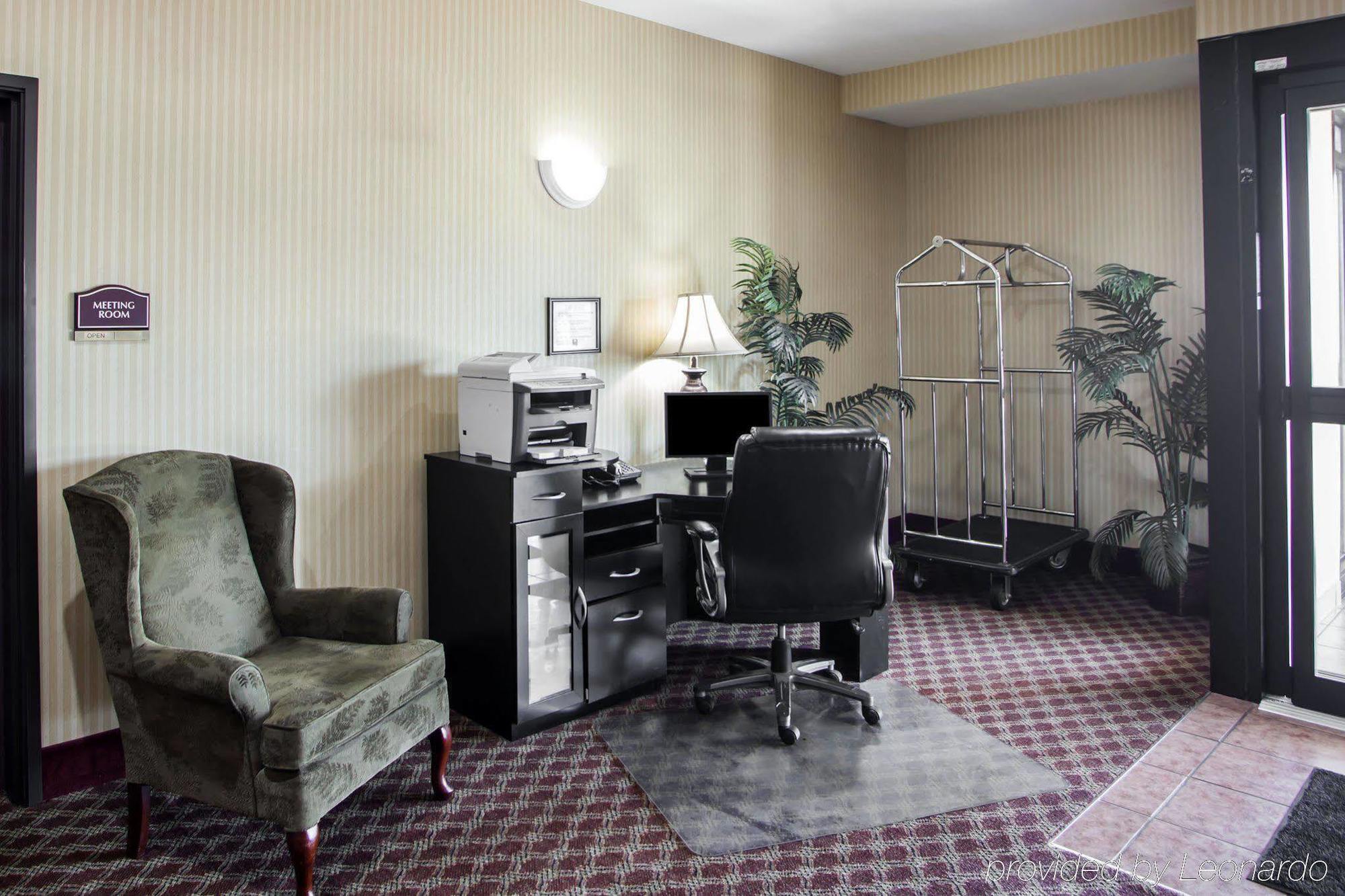 Comfort Inn & Suites Harrisonville Екстериор снимка